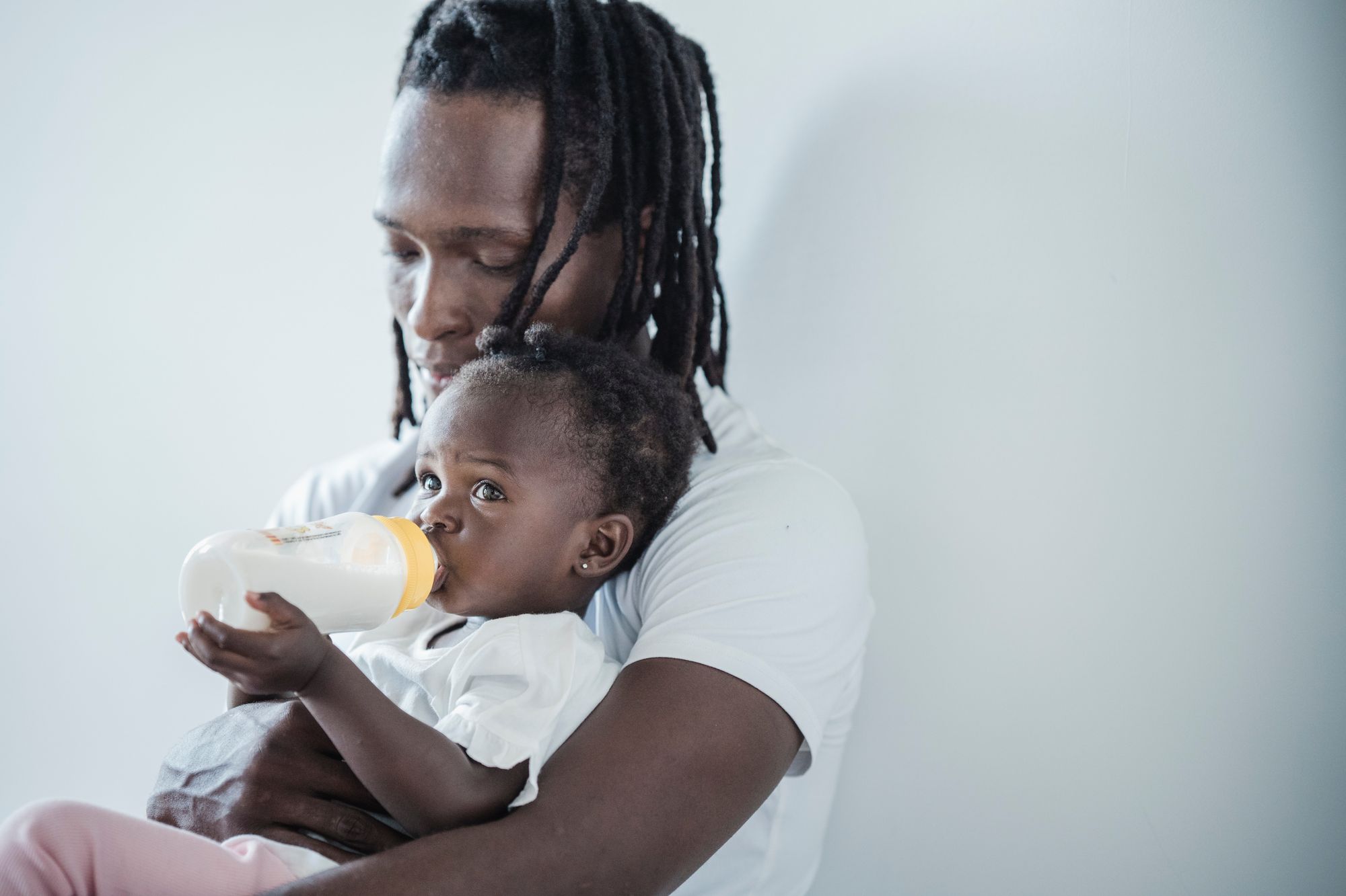 L'allaitement « artificiel » : comment s'y retrouver avec les laits infantiles ?